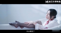 87544-迪丽热巴-绝色空姐黑丝玉足给胡子哥足交 空虚寂寞在浴缸干起了炮
