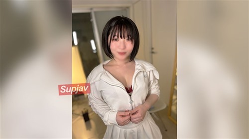 FC2PPV 4669608 990积分到第9名！！ 大明治21岁白肤F杯JD笑容可爱P活跃女儿油压按摩让.jpg