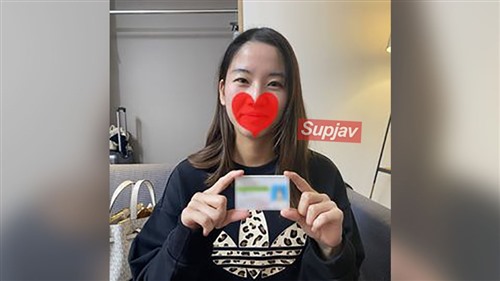 FC2PPV 4676142 像奥优一样喜欢口交的娇小19岁已婚妇女♡自我深喉挑逗喉咙后部.jpg