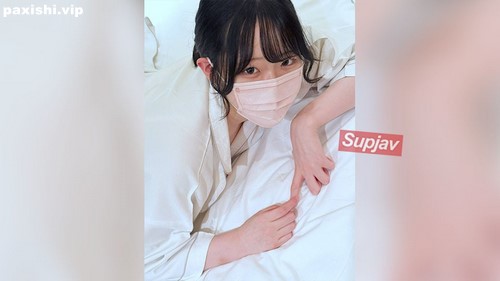 FC2PPV 4692702 「Unsho♡」SSS级白皙清纯，脱掉内衣。她配备了电动按摩器.jpg