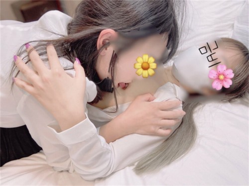 85600-两少女蕾丝博主 唯美性恋私拍 舌奶穴深度交融 高潮双倍 (1).jpg