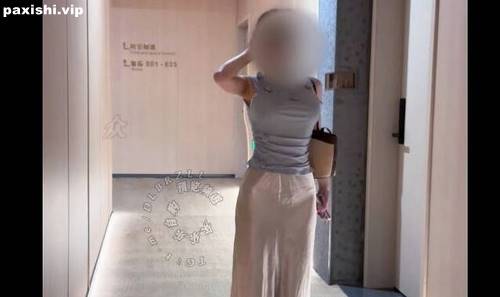 72921-推特新晉綠帽新婚夫妻天生少婦淫妻「克萊因」「TiAGln]最新線下約粉絲活動 用盡.jpg