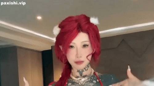 73002-【完整版】華人高顏巨乳花臂尤物「高喬尤美」「bigcatmia」私拍，帶著肛塞玩弄.jpg