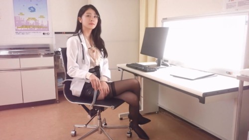 85853-【AI明星换脸】「杨幂」痴女美腿黑丝女医生与男患者再科室做一些羞羞的事 无码.jpg