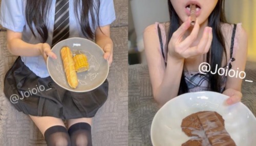 85909-堂妹的精液食物吃播「joioio」「九九」「犬九」《图书馆》被哥哥带进卫生间深喉.jpg