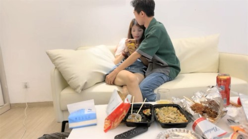 85979-良家小姐姐挺漂亮，酒足饭饱，强迫推倒，逼逼粉做爱配合 (1).jpg