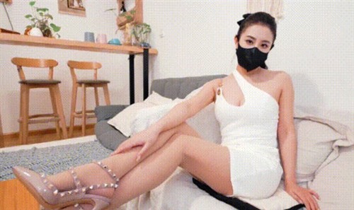 73539-網紅美腿女神【西野加奈】美腿主播_性慾開發_性感加奈化身主播約拍反被無良攝影.jpg