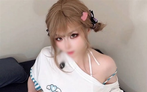 73605-網黃❤️「雞教練」反差美腿Coser「琦琦」本來想拿手機拍第一人稱，結果小穴又.jpg