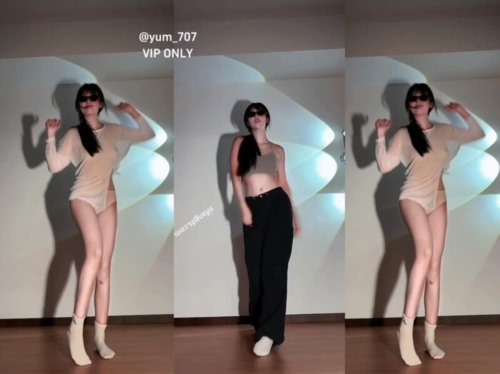 86320-7月新品推特露脸福利姬艺校活泼美女【玉米yum_707】最新VIP专享三屏嫩逼裸舞影.jpg