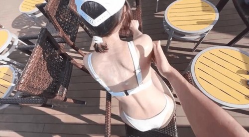 86354-超美亚洲臀后ssrpeach-奢华邮轮旅游和离异大叔的恋情船上第一次遇到就被大叔各.jpg