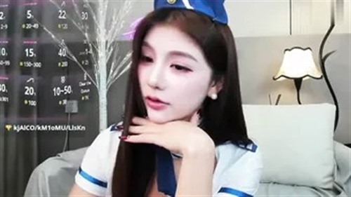 73941-【stripchat】高颜值女网红「kiki-2025」制服诱惑道具多轮流上阵，最后高潮很满足.jpeg