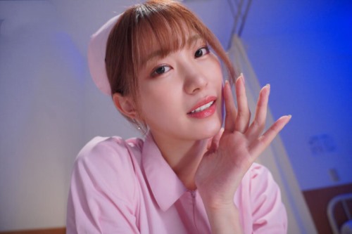 86572-美女小护士性感身材，勾引挑逗女上位扭动无套抽插内射骚穴 (1).jpg