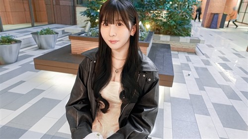 SIRO-5532 我是个书呆子。一位拥有G罩杯巨乳和男人喜爱的身材的高级晚餐女孩！她丰满.jpg