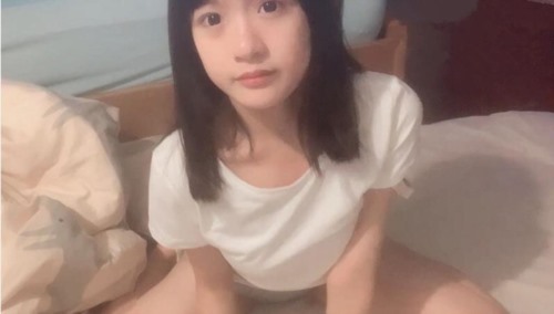 86881-超嫩学生妹子❤️张碩晴❤️视频通话揉奶自慰录屏外流 前男友曝光无套做爱视频.jpg
