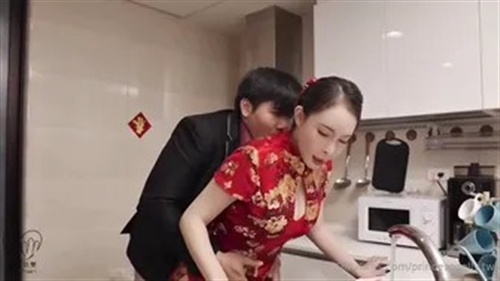 74117-人气巨乳女优【翁雨澄、娃娃】剧情作品，新年家庭聚会与小叔子偷情.jpeg