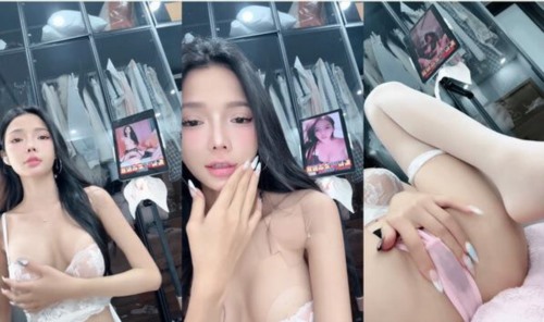 87054-你的老婆✅小妲己直播 顶级绝美女神，完美身材巨乳翘臀，跳蛋自慰淫水打湿小骚.jpg