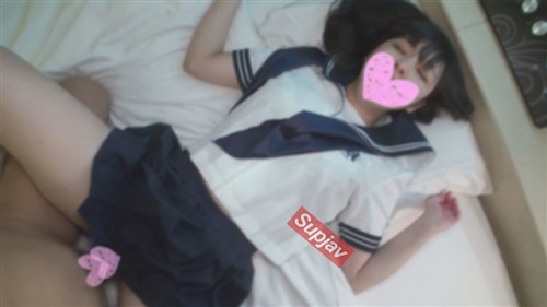 FC2PPV 4759198 【無修正】18歳・大人しいのにセックスには貪欲・リアルにエロい制服.jpg