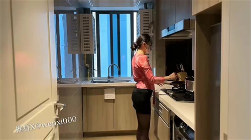 74365-美妇被卡洗衣机 我趁机把她给操了.jpg