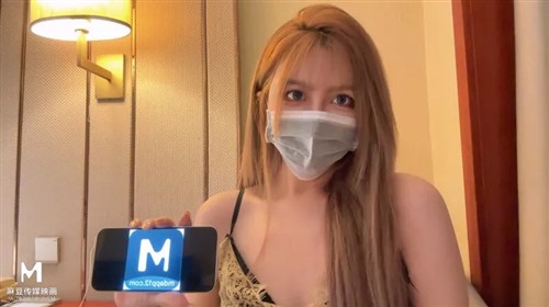 74407-颜值简直妖孽劲爆椰乳魔鬼身材勾引外卖小哥.jpg