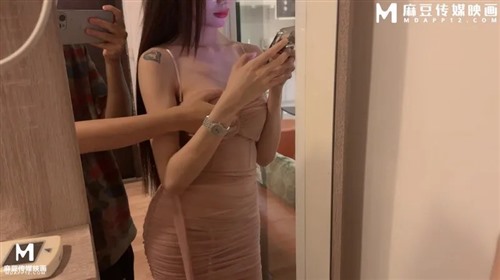 74470-极品粉嫩包臀眼镜妹舔乳侍奉女上位榨精.jpg