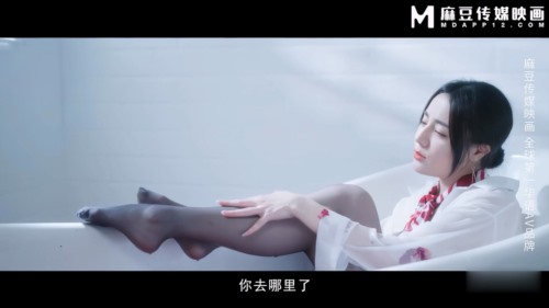 87544-迪丽热巴-绝色空姐黑丝玉足给胡子哥足交 空虚寂寞在浴缸干起了炮 (1).jpg