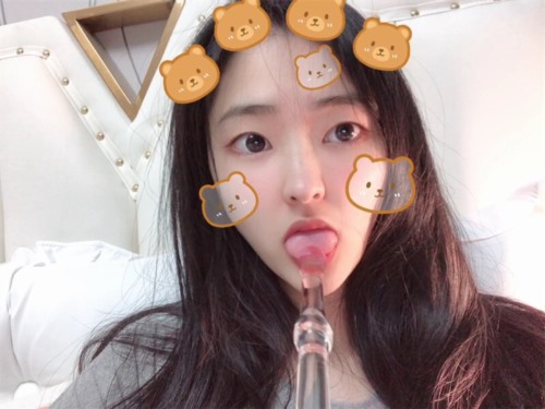 87571-清纯美少女嫩妹子，粉嫩身材道具插穴自慰 (1).jpg