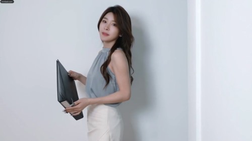 87744-【AI明星换脸】✨杨幂✨黑丝秘书的秘密被发现 (1).jpg