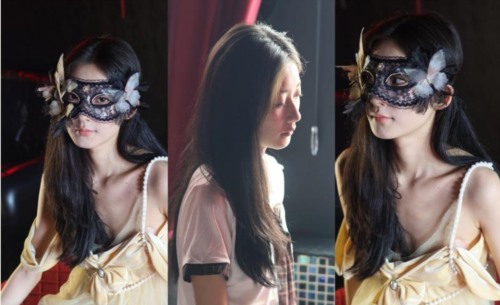 87792-十一月最新【大学生私房拍摄】清纯学妹上大学前暑假挣点零钱私拍被摄影师刮毛 .jpg