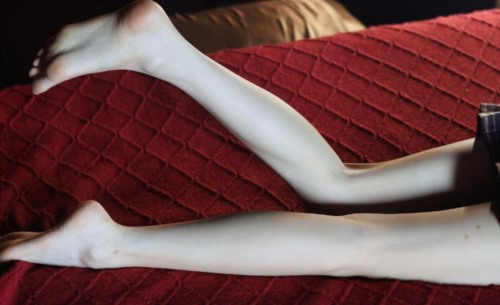 87792-十一月最新【大学生私房拍摄】清纯学妹上大学前暑假挣点零钱私拍被摄影师刮毛 .jpg