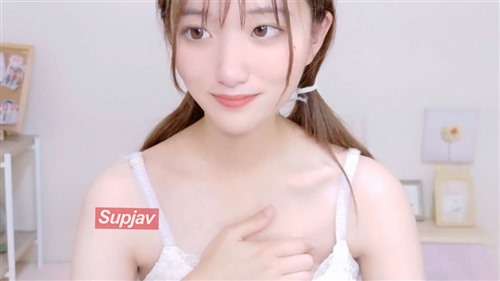 FC2PPV 4799244 大胆くぱぁを見せつけてくれる黒髪で色白清楚さん.jpg