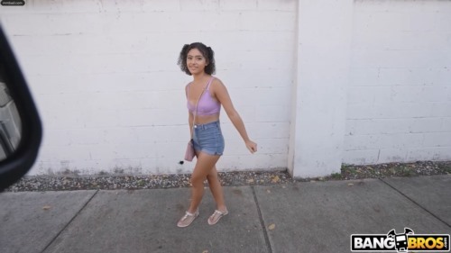 87990-自制字幕✨欧美性爱巴士✨开着车在马路上找妹子，谈好价钱拉上车就开干[第24部] (3).jpg