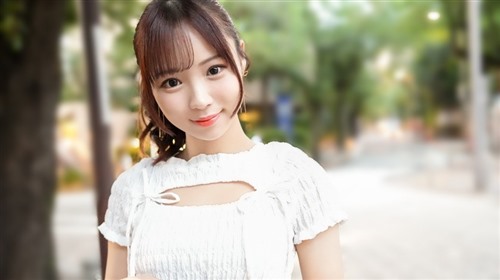 SIRO-5593 童顔美少女が隠し持っていた最終兵器デカチクビ！飛び出す潮はスプリンクラー.jpg