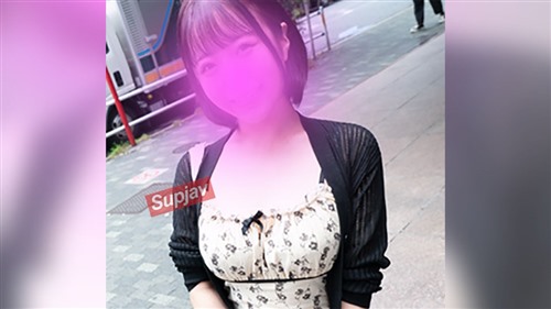 FC2PPV 4819222 服の上からもで分かるメガトン級おっぱいのめいちゃんに車内フェラし.jpg