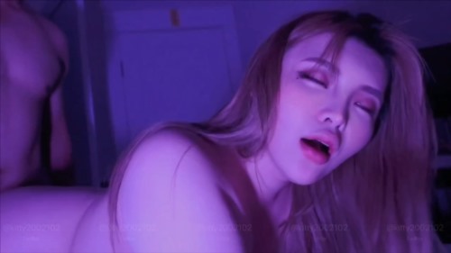 88240-kitty2002102跟表哥在阳台抽烟抽完变抽插我 (1).jpg