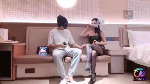 88303-【淫奴御姐】Lisa姐姐 - 探花叫骚鸡侍奉肉棒 看到就忍不住自己坐上去 开档黑丝.jpg