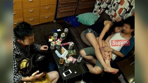 FC2PPV 4844853 【日常生活系リアルハメ撮り】撮りためてたやつ 友達集めて4P編 [有].jpg