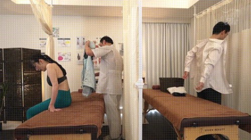 88422-北野未奈按摩技术令人沉沦 瑜伽教练逐渐堕落 一股异常浓烈的精液喷在了脸上 (1).jpg