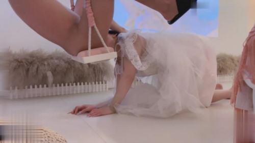 88428-父女乱伦剧情女儿穿着白色婚纱被禽兽父亲绑起来肛交把女儿肛门插裂开了 (3).jpg