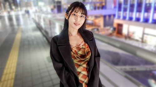 SIRO-5665 ネガティブ系眼鏡女子がエロ過ぎた！自分はモテないとネガティブ発言連発の.jpg