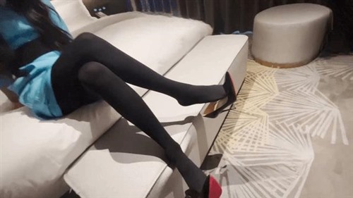 77425-乖乖空姐黑丝后入操喷特殊服务.jpg