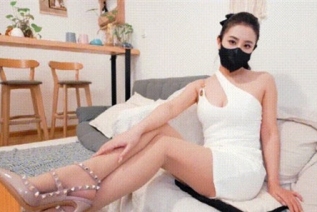 73539-網紅美腿女神【西野加奈】美腿主播_性慾開發_性感加奈化身主播約拍反被無良攝影師猛操內射