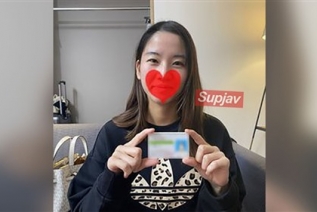 FC2PPV 4676142 像奥优一样喜欢口交的娇小19岁已婚妇女♡自我深喉挑逗喉咙后部