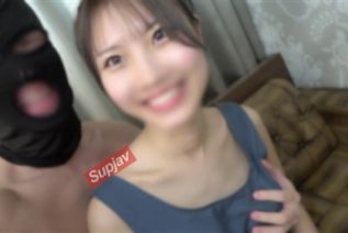 FC2PPV 4512617 【初撮り】某有名企業重役の箱入りむす.め。白く