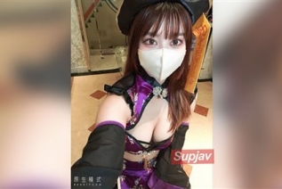 FC2PPV 4684320（半神风格）与拥有良好胸部和纤细腰身的F杯兔女郎进行角色扮演原始性爱，笑容灿烂可爱。 [有]