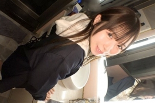 SIRO-5524 “没有性就没有生活！！” 21岁的莉莉卡，看似纯真，几乎没有恋爱经验的大学生，在尝试首次拍摄时却感到紧张