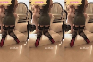 77114-专约极品尤物『银丝雀』 调教的最好的一个小M，21岁女大，158-92，小巧玲珑，腿长屁股大