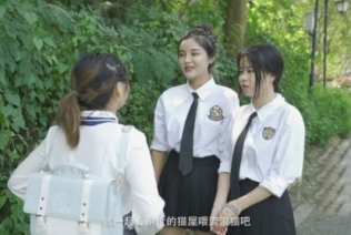 精东影业JD071 美女同学让我试试你还是不是处女