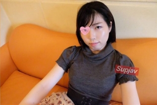 FC2PPV 4669377 【无、单独拍摄】严肃的隐藏巨乳少女的色情缝隙与未处理的阴部