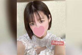FC2PPV 4904990 【完全素人&初撮り】可愛くて恥ずかしがり屋の初々しい19歳！押しに弱く流れのまま人生初中出しハメ♡特典有り