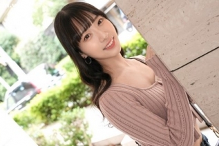 SIRO-5462 遥，一位在豪华酒店工作的温柔美女。与她整洁高挑的外表相反，她其实是个对性爱充满兴趣的隐秘荡妇